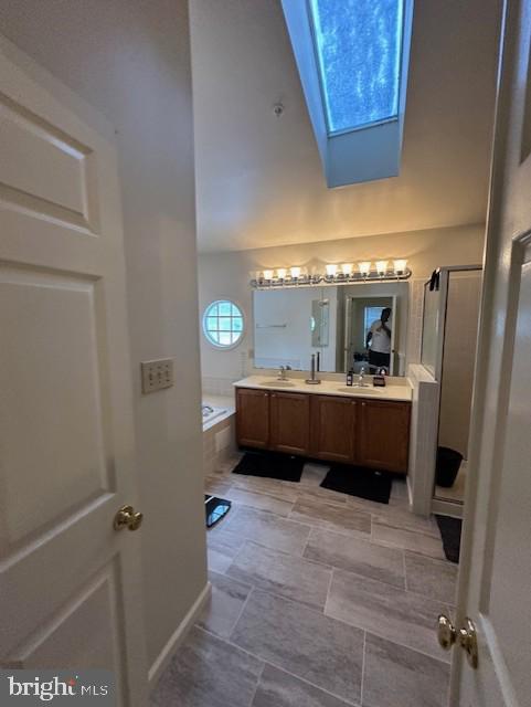 WHITE HALL - Residential