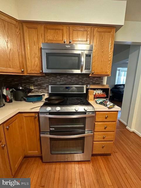 WHITE HALL - Residential