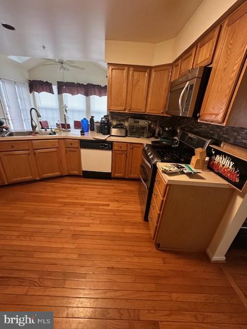 WHITE HALL - Residential