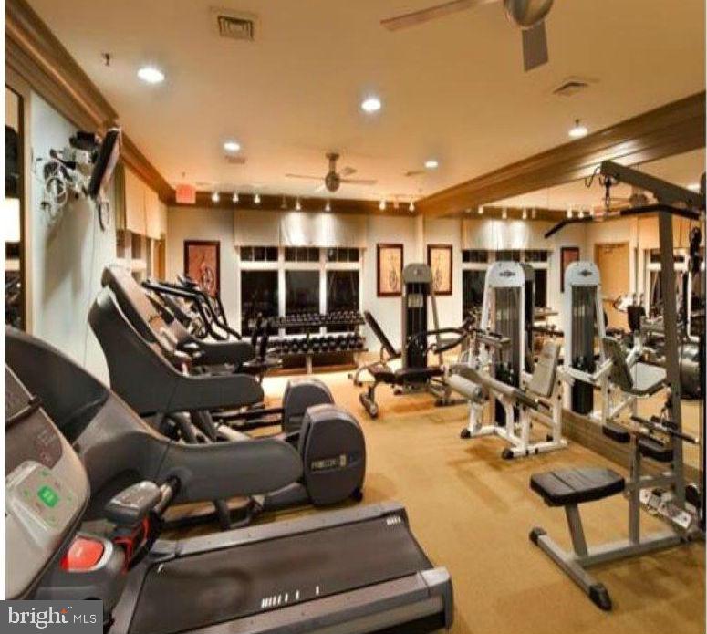 FOUR SEASONS IN HISTORIC VIRGINIA - Residential