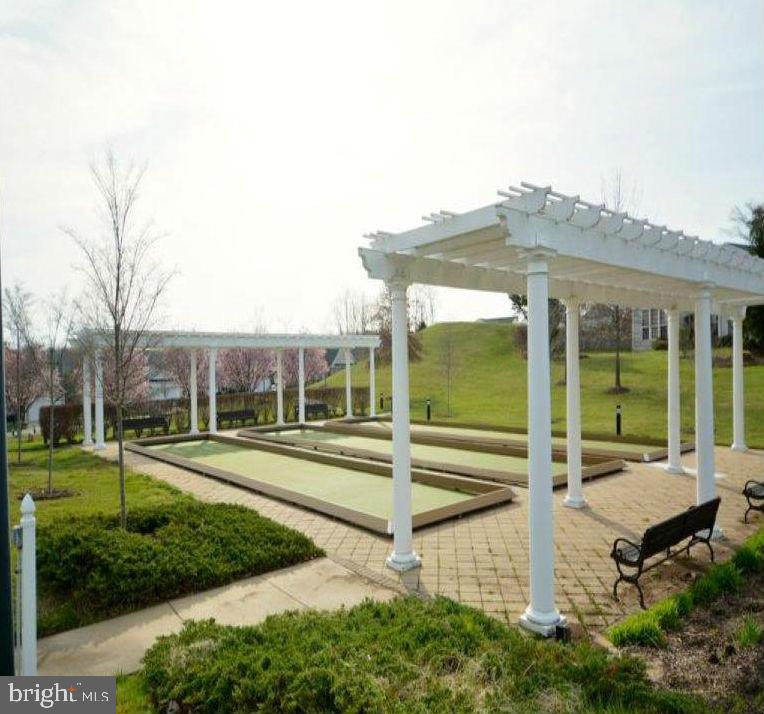 FOUR SEASONS IN HISTORIC VIRGINIA - Residential