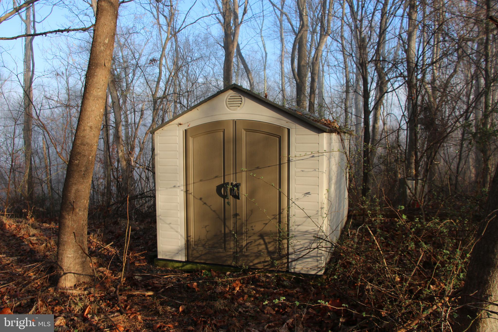 CHRISTOPHER WOODS - Land