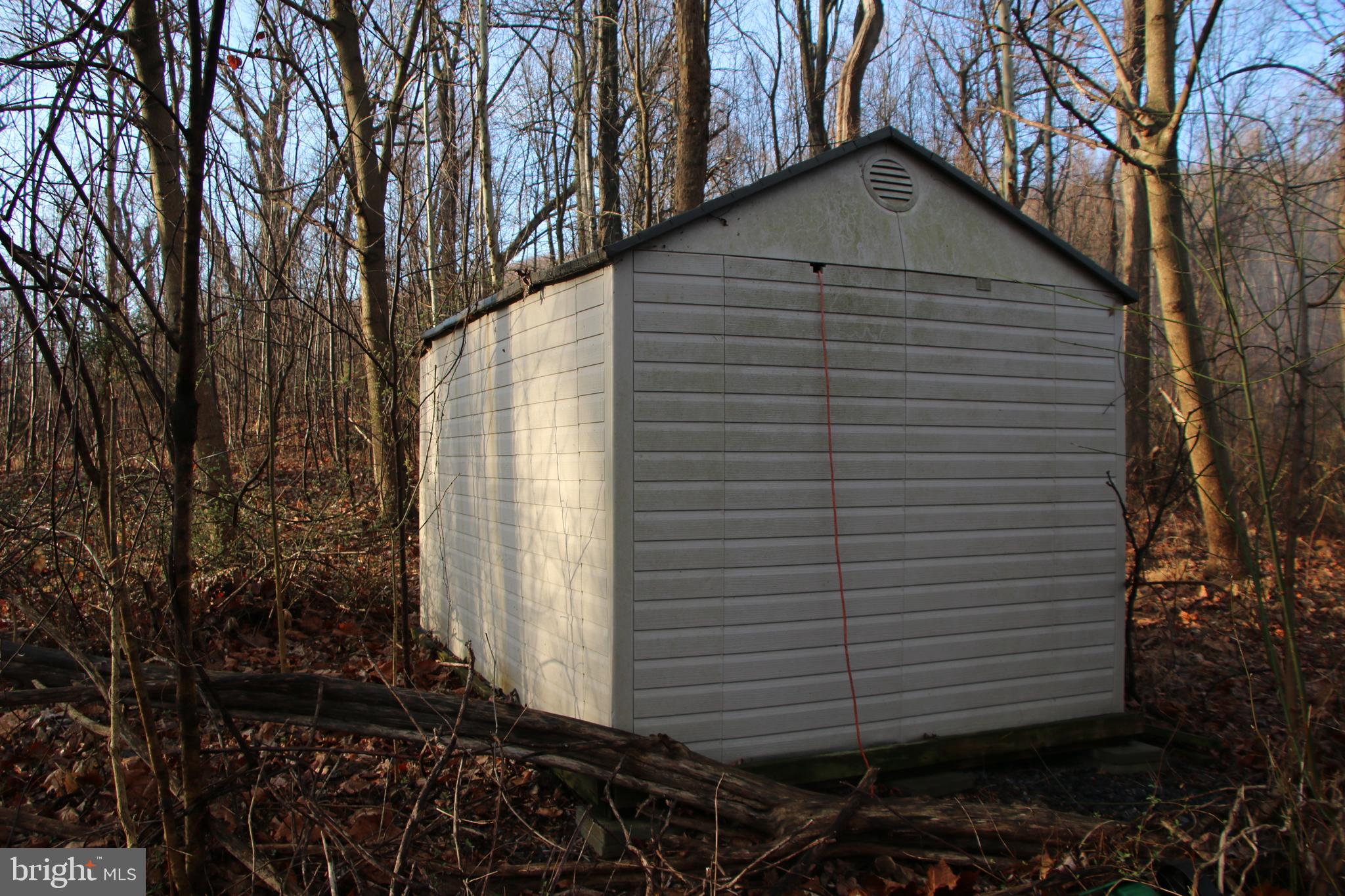 CHRISTOPHER WOODS - Land