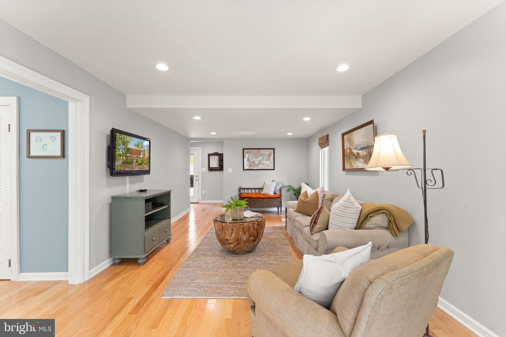 RESTON - Residential