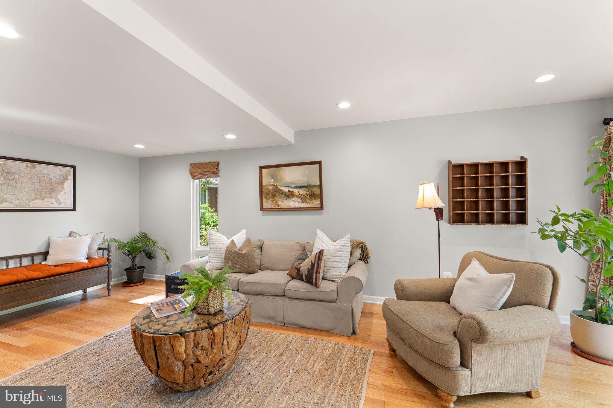 RESTON - Residential