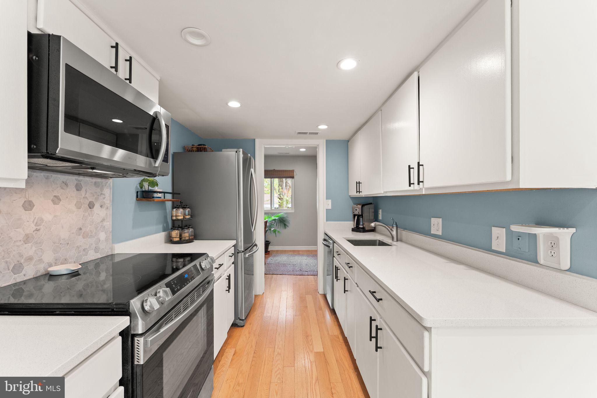 RESTON - Residential