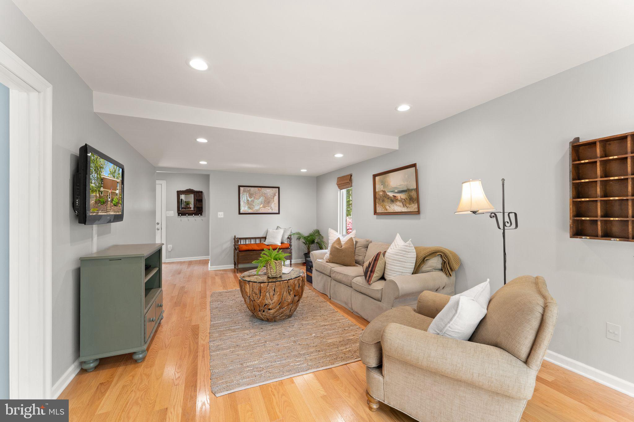 RESTON - Residential