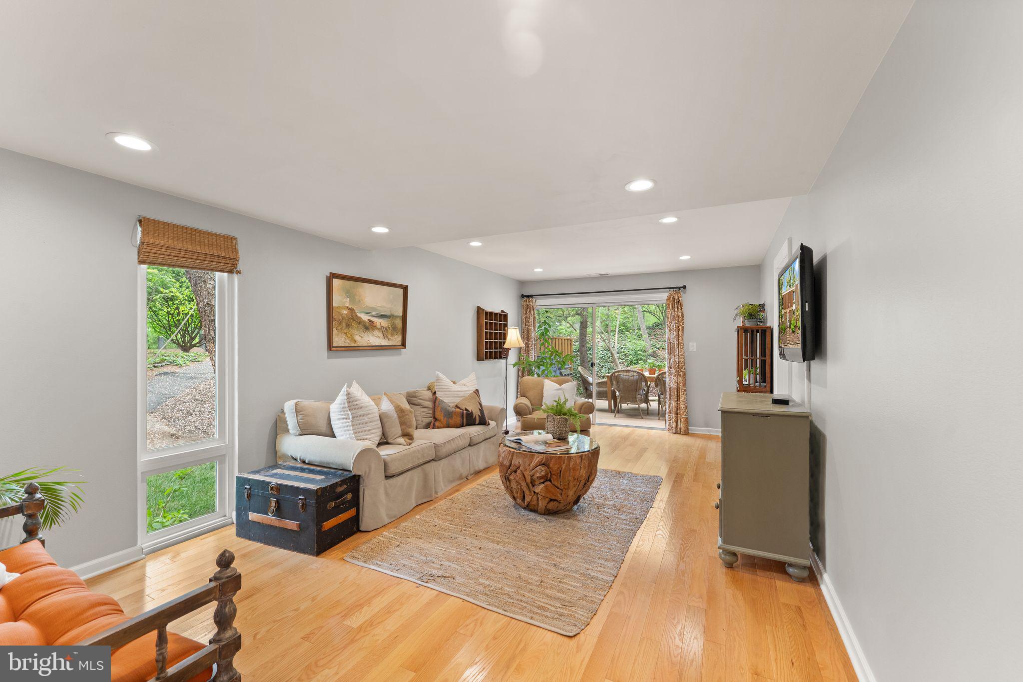 RESTON - Residential