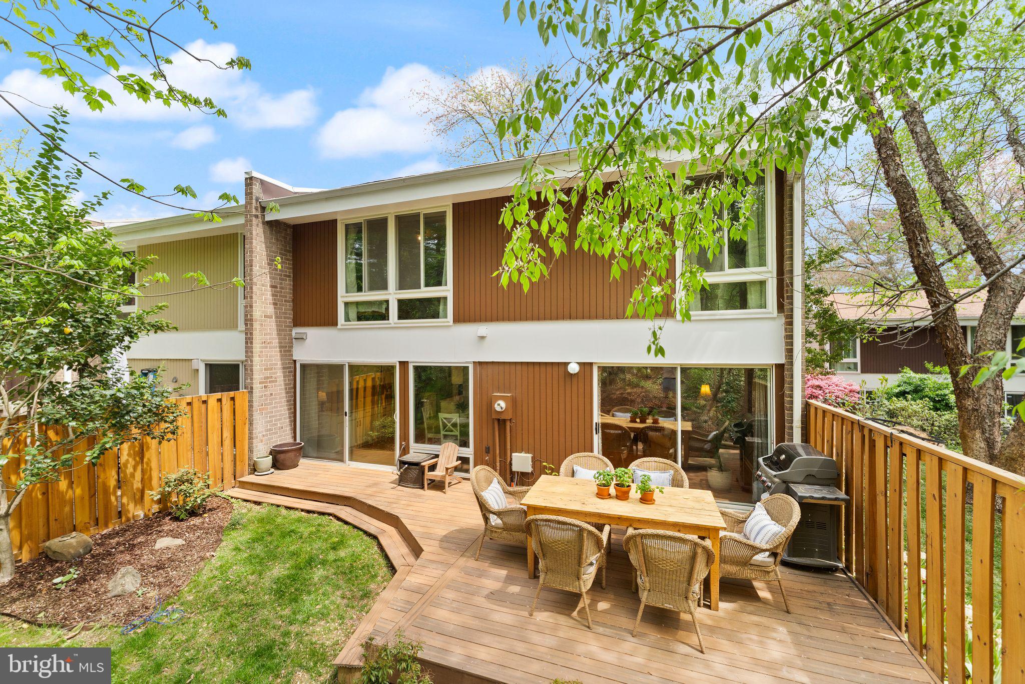 RESTON - Residential