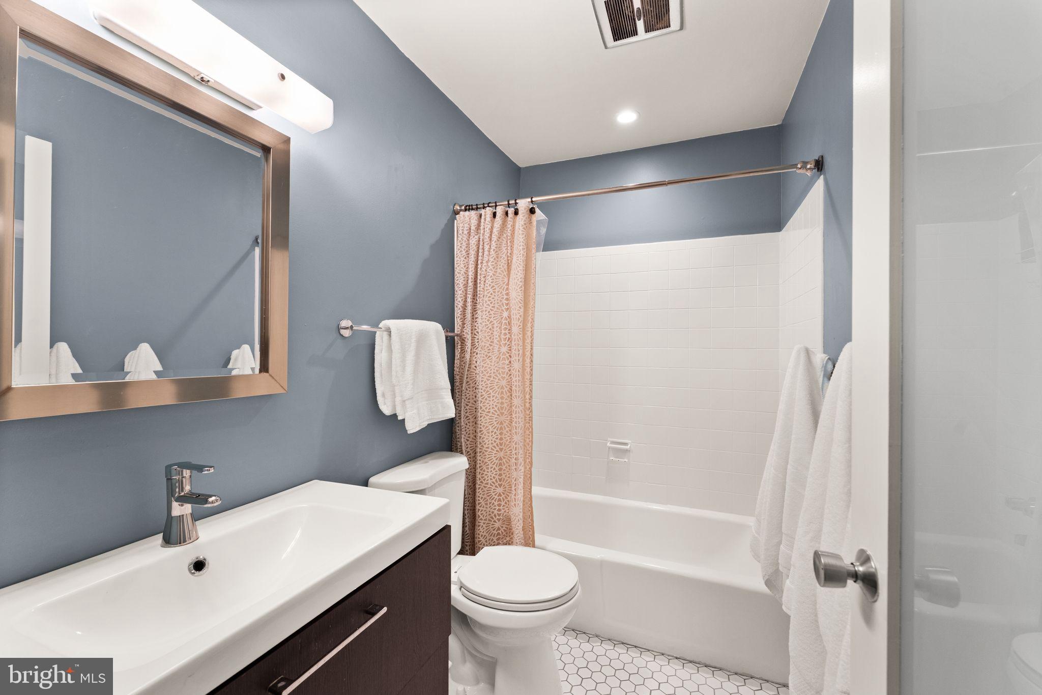 RESTON - Residential