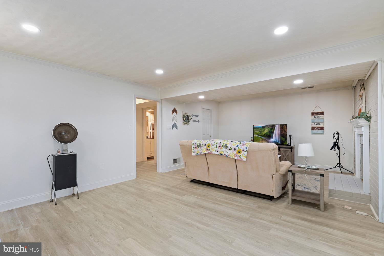 LAKE RIDGE - Residential