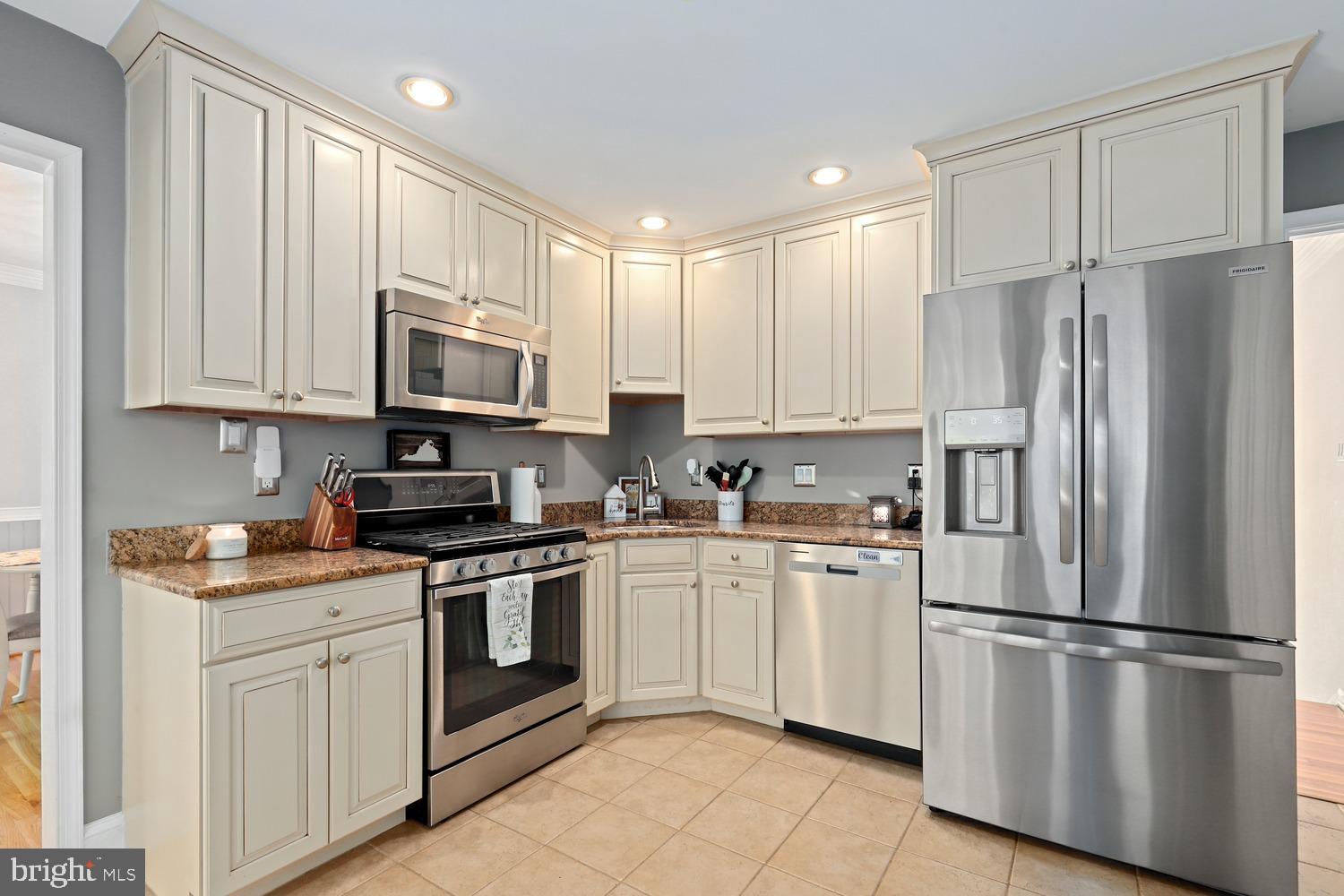 LAKE RIDGE - Residential