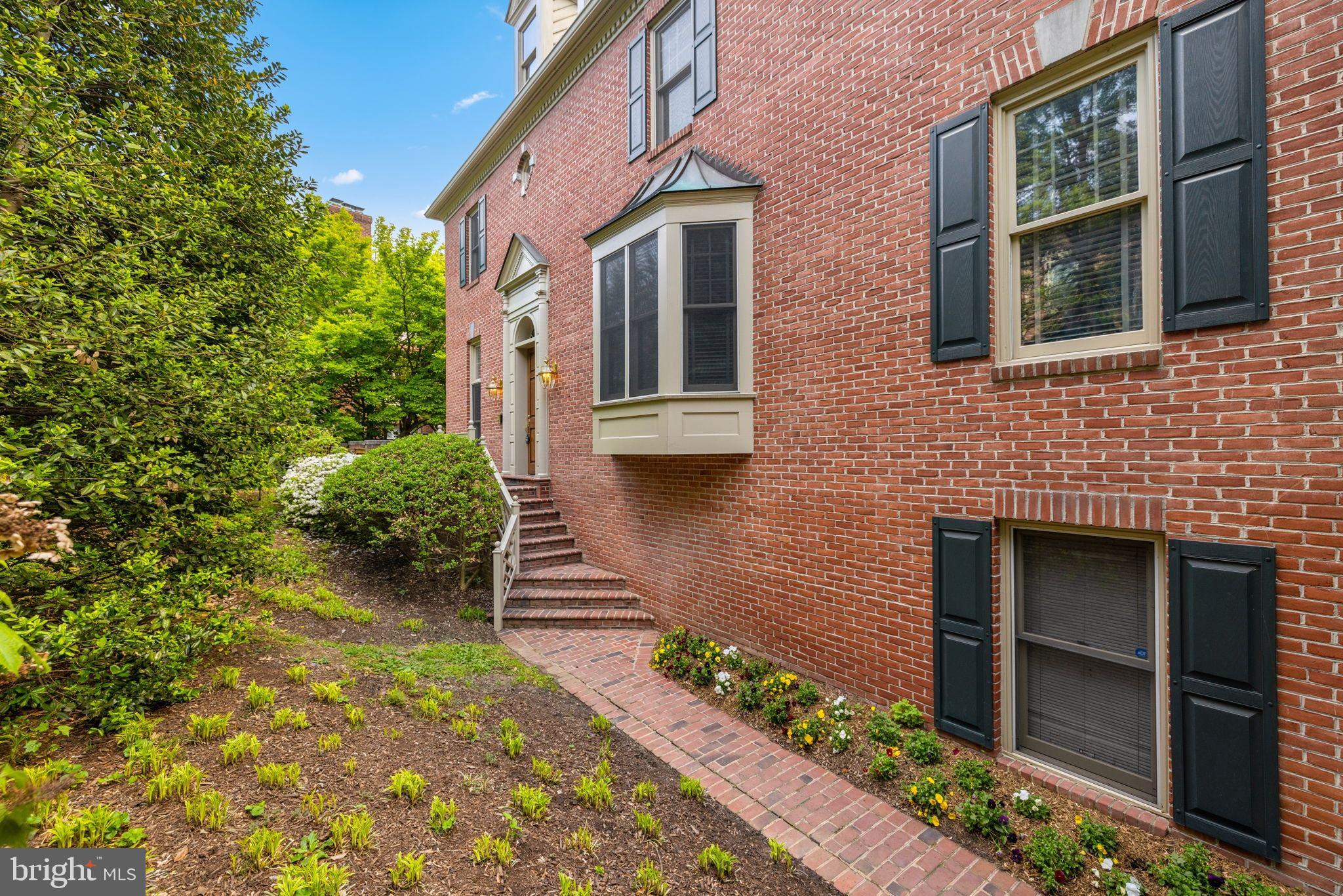 6656 CORNER LANE