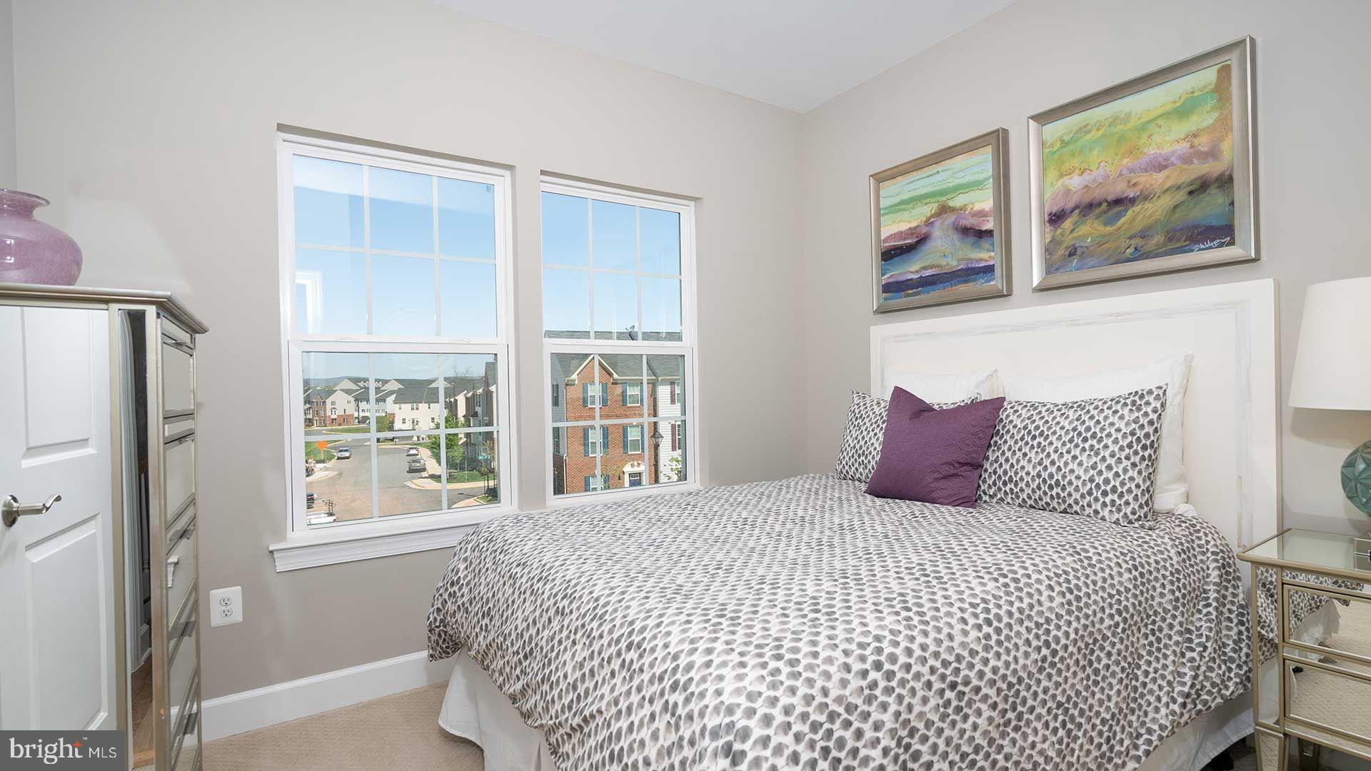 PRESIDENTS POINTE - Residential