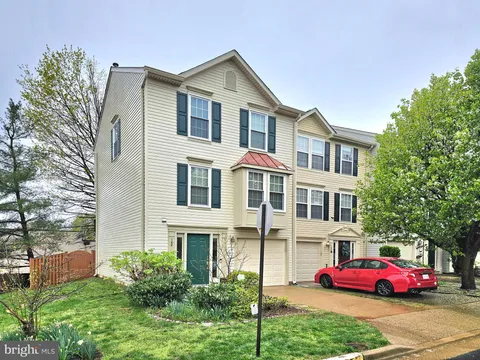 100 Ingle Place, Alexandria, VA MLS: VAAX2044482