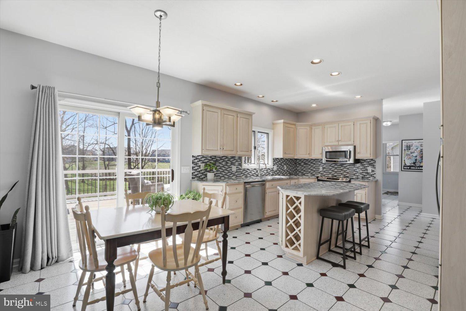 COLONIAL RIDGE ESTATES - Residential