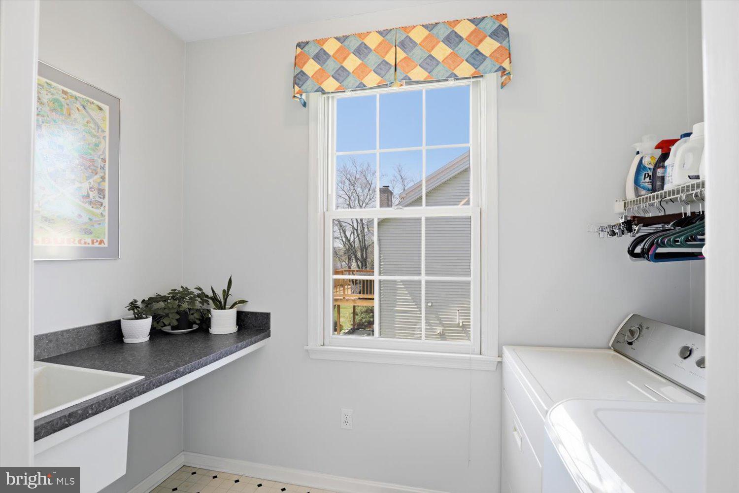 COLONIAL RIDGE ESTATES - Residential