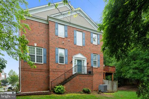 4000 TIMBER OAK TRAIL FAIRFAX VA 22033