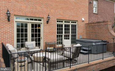 PHILLIPS COURT - Residential