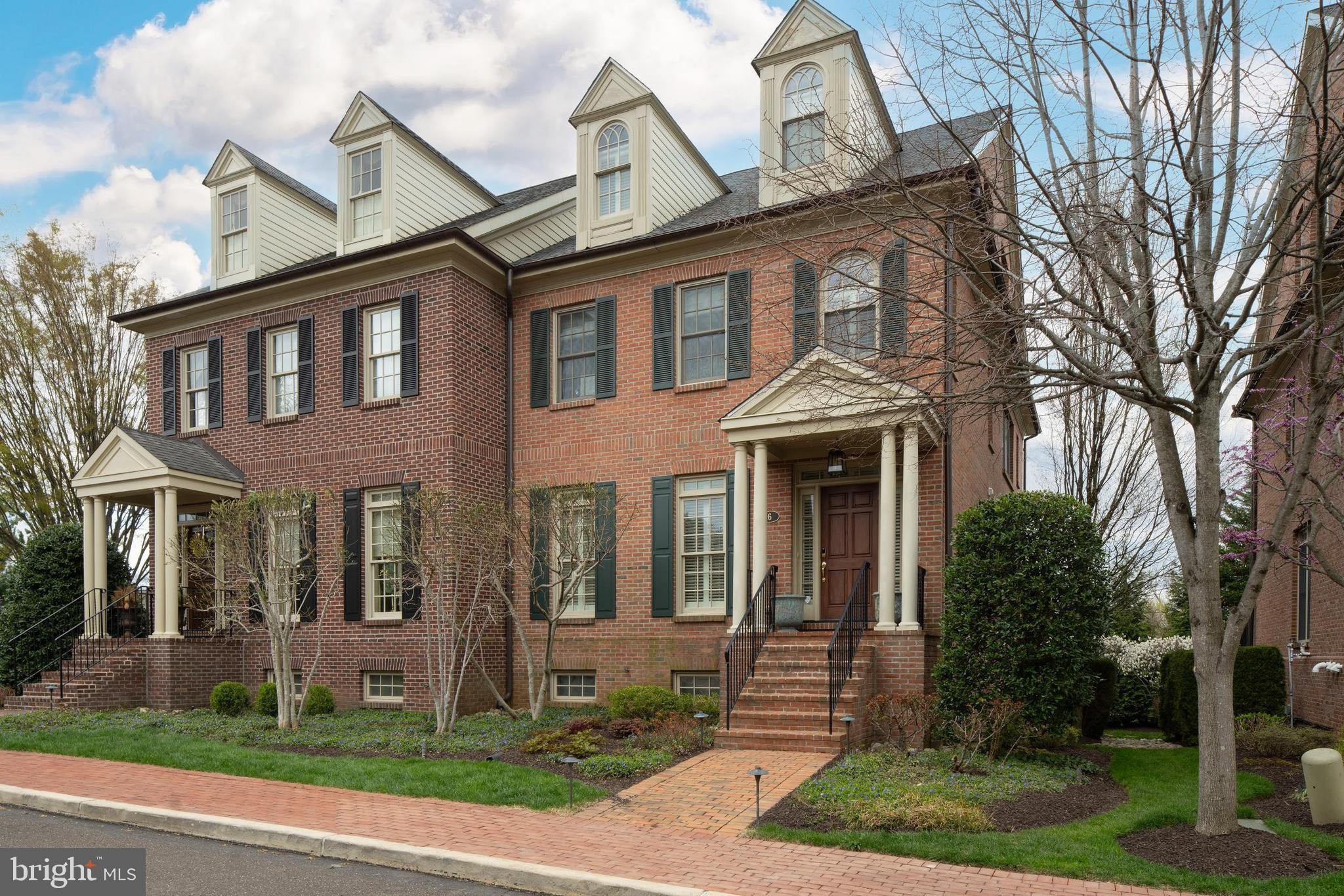 PHILLIPS COURT - Residential