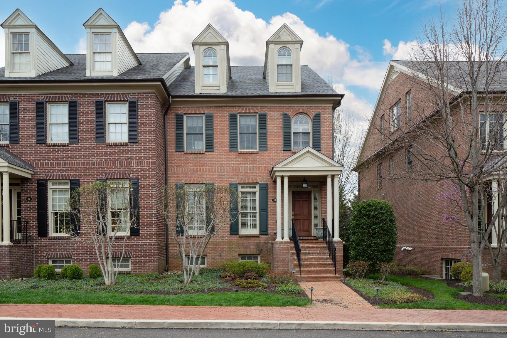 PHILLIPS COURT - Residential