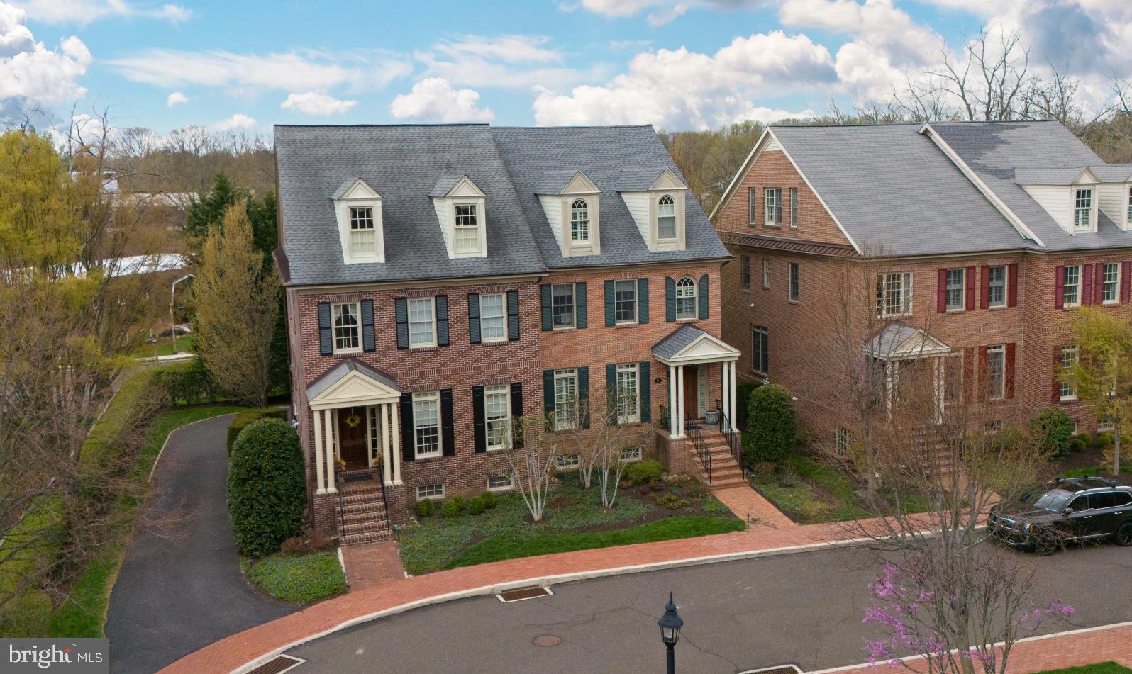 PHILLIPS COURT - Residential