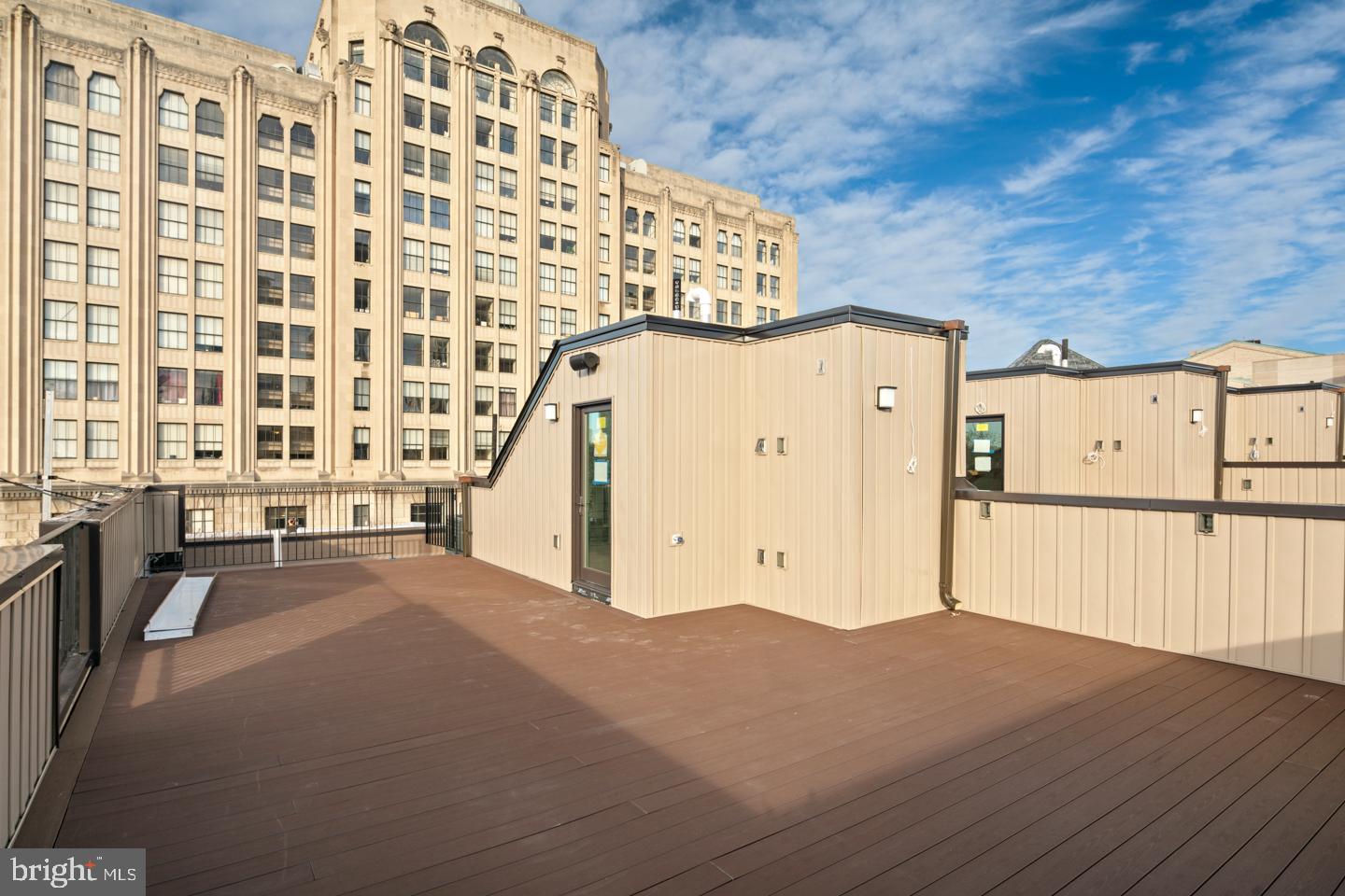 LOGAN SQUARE - Residential