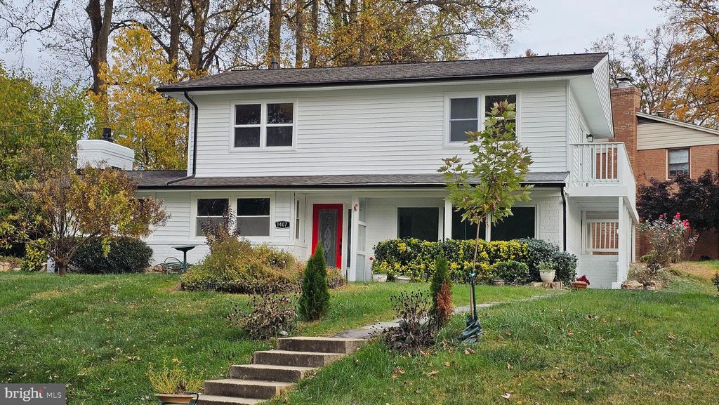 Photo of 1407 Northcrest Drive, SILVER SPRING, MD 20904 (MLS # MDMC2204390)