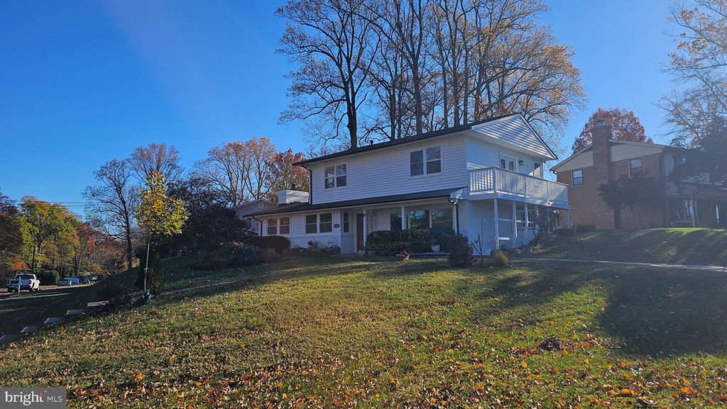 Photo of 1407 Northcrest Drive, SILVER SPRING, MD 20904 (MLS # MDMC2204390)