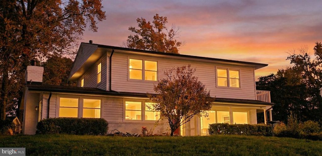 Photo of 1407 Northcrest Drive, SILVER SPRING, MD 20904 (MLS # MDMC2204390)