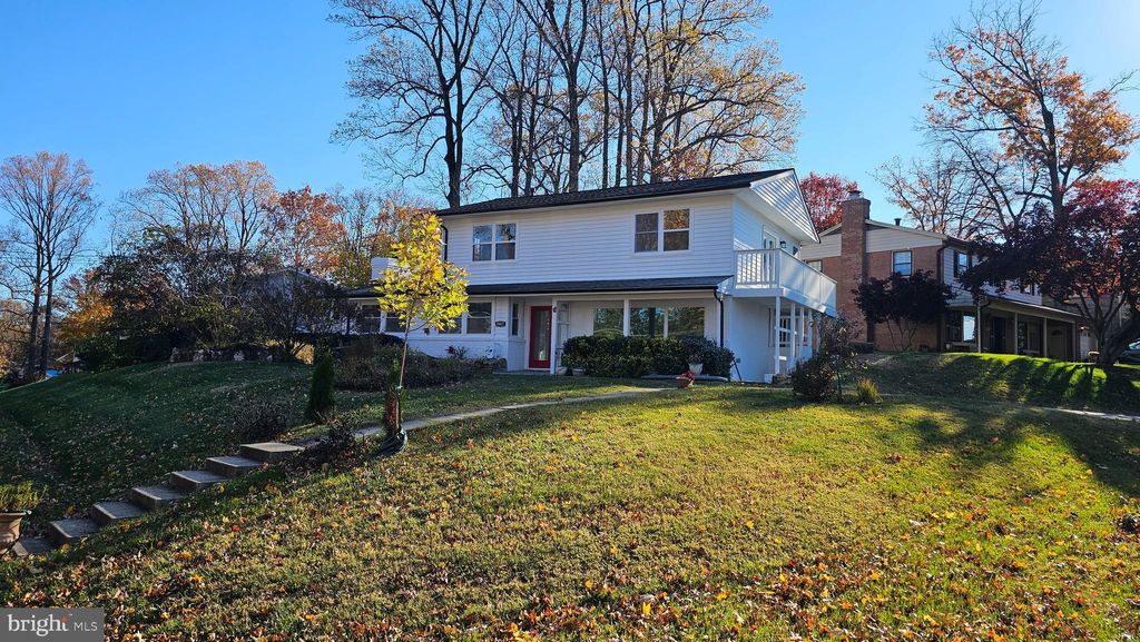 Photo of 1407 Northcrest Drive, SILVER SPRING, MD 20904 (MLS # MDMC2204390)