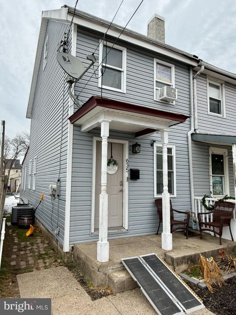 635 SPRUCE STREET BRISTOL PA 19007