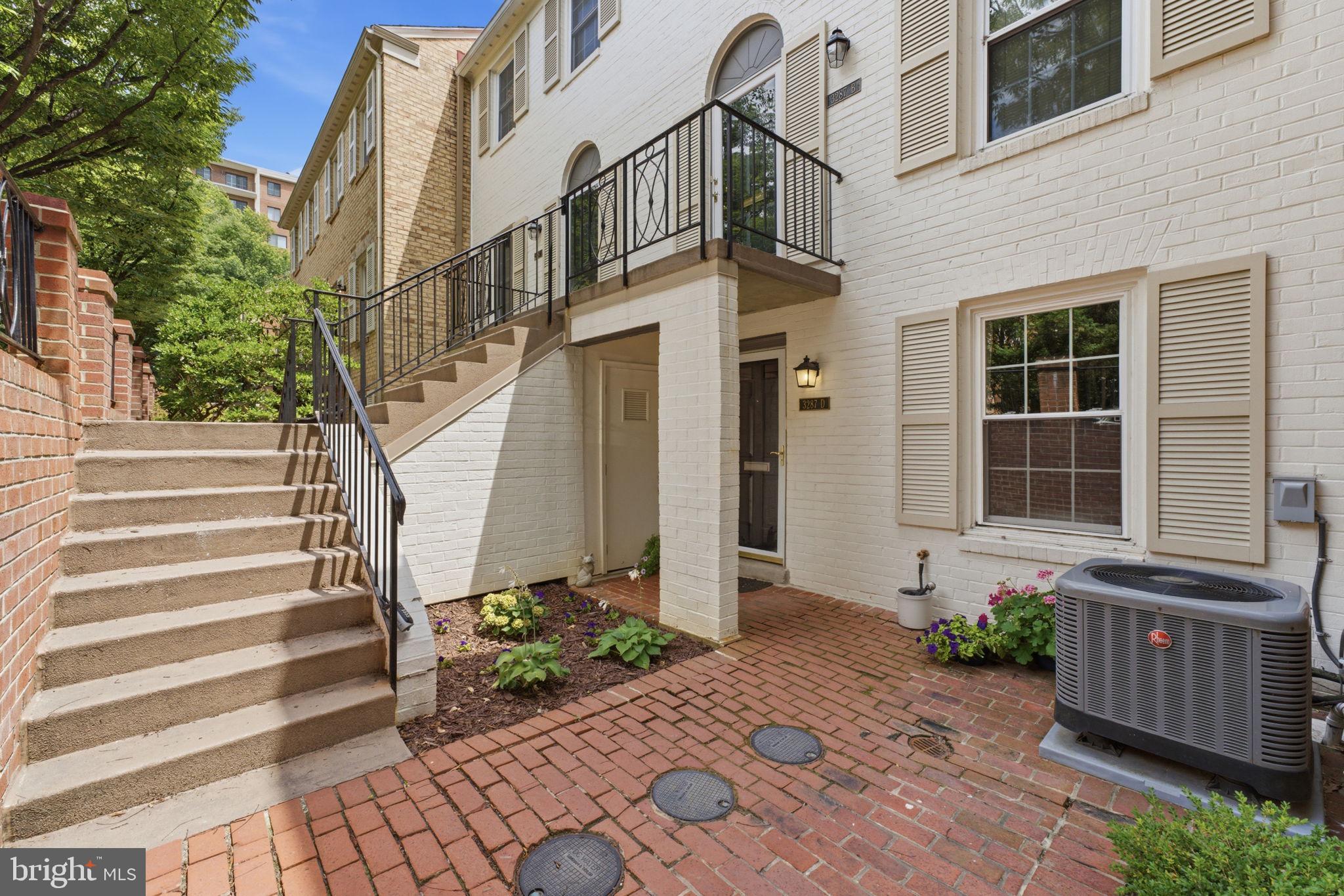 3287 SUTTON PLACE NW D