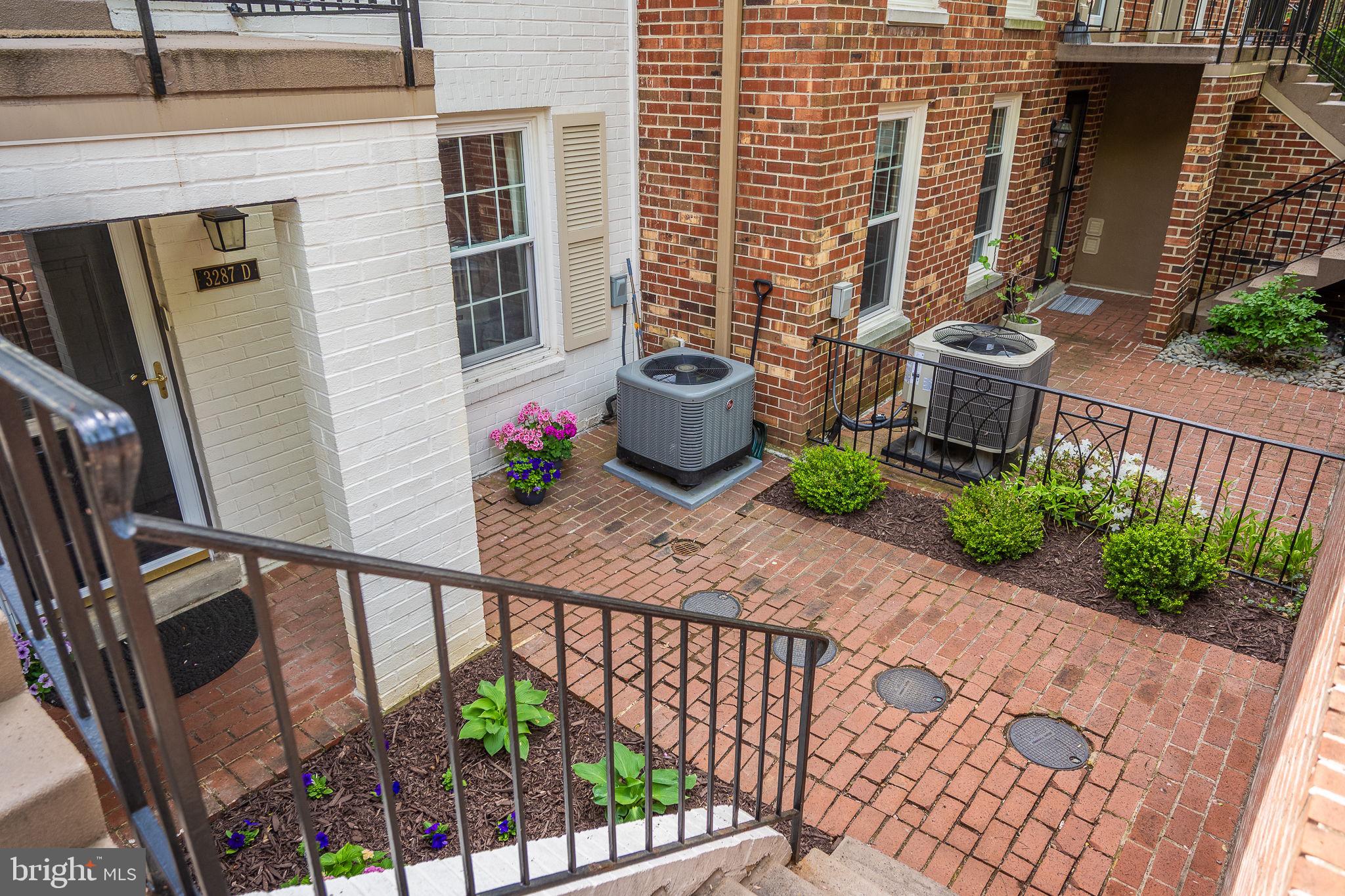 3287 SUTTON PLACE NW D