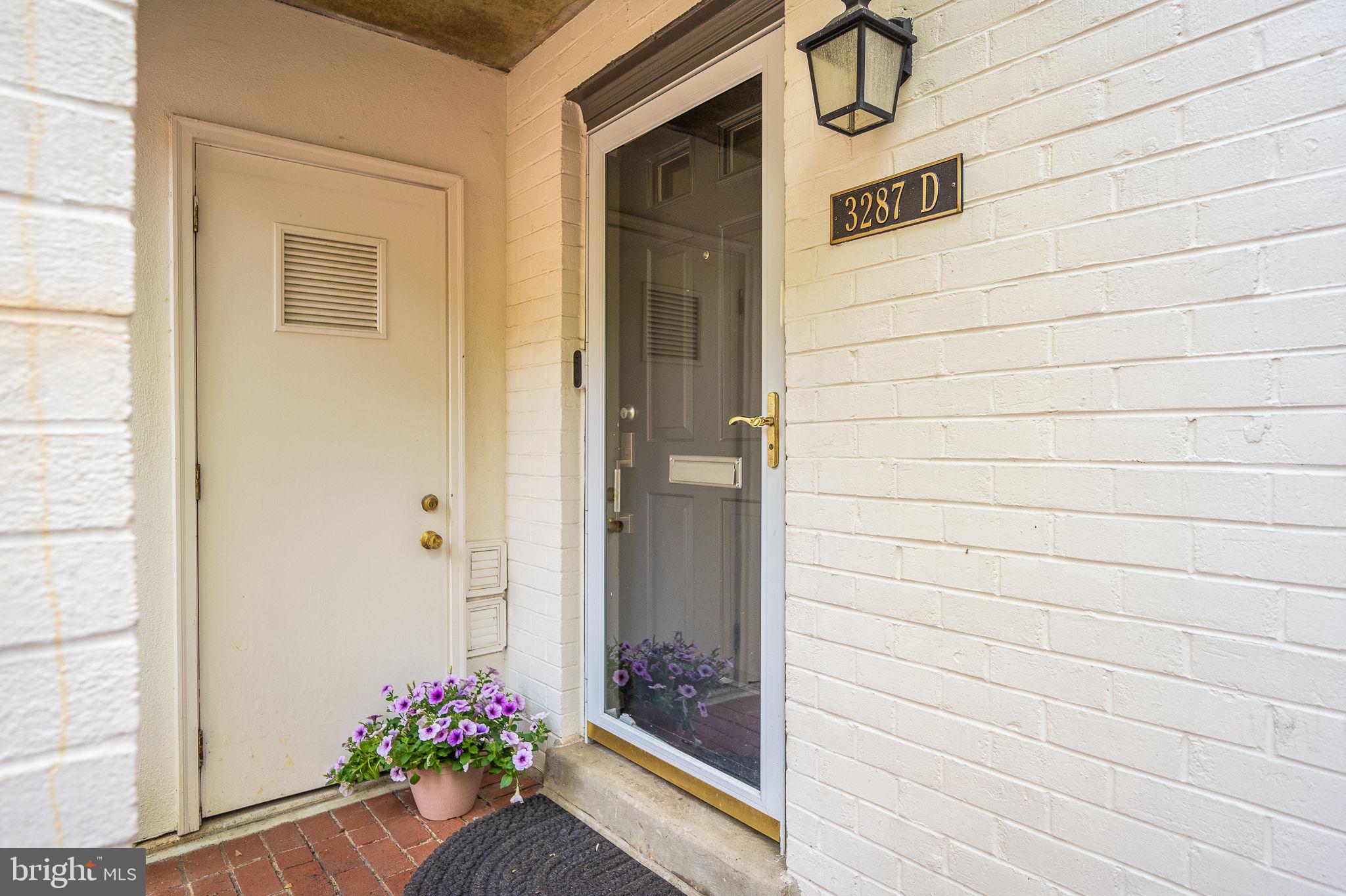 3287 SUTTON PLACE NW D