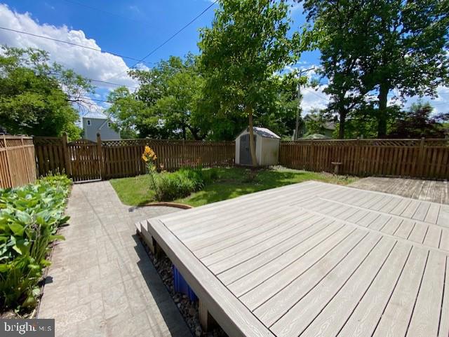 LAKE EVESHAM - Residential