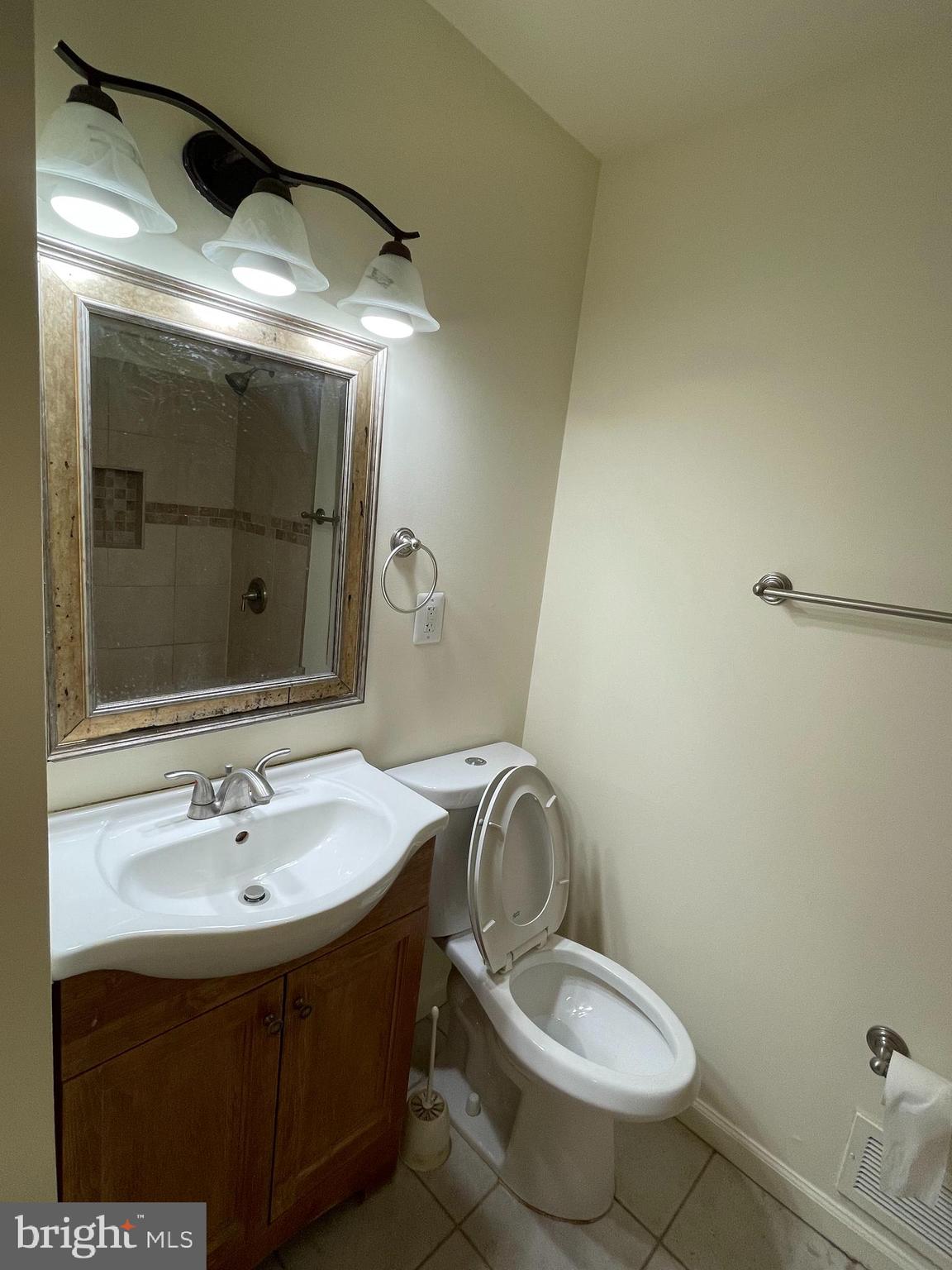 COLLEGE KNOLLS - Residential