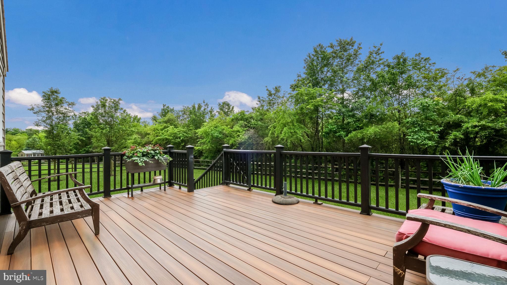 EQUESTRIAN COURT - Residential