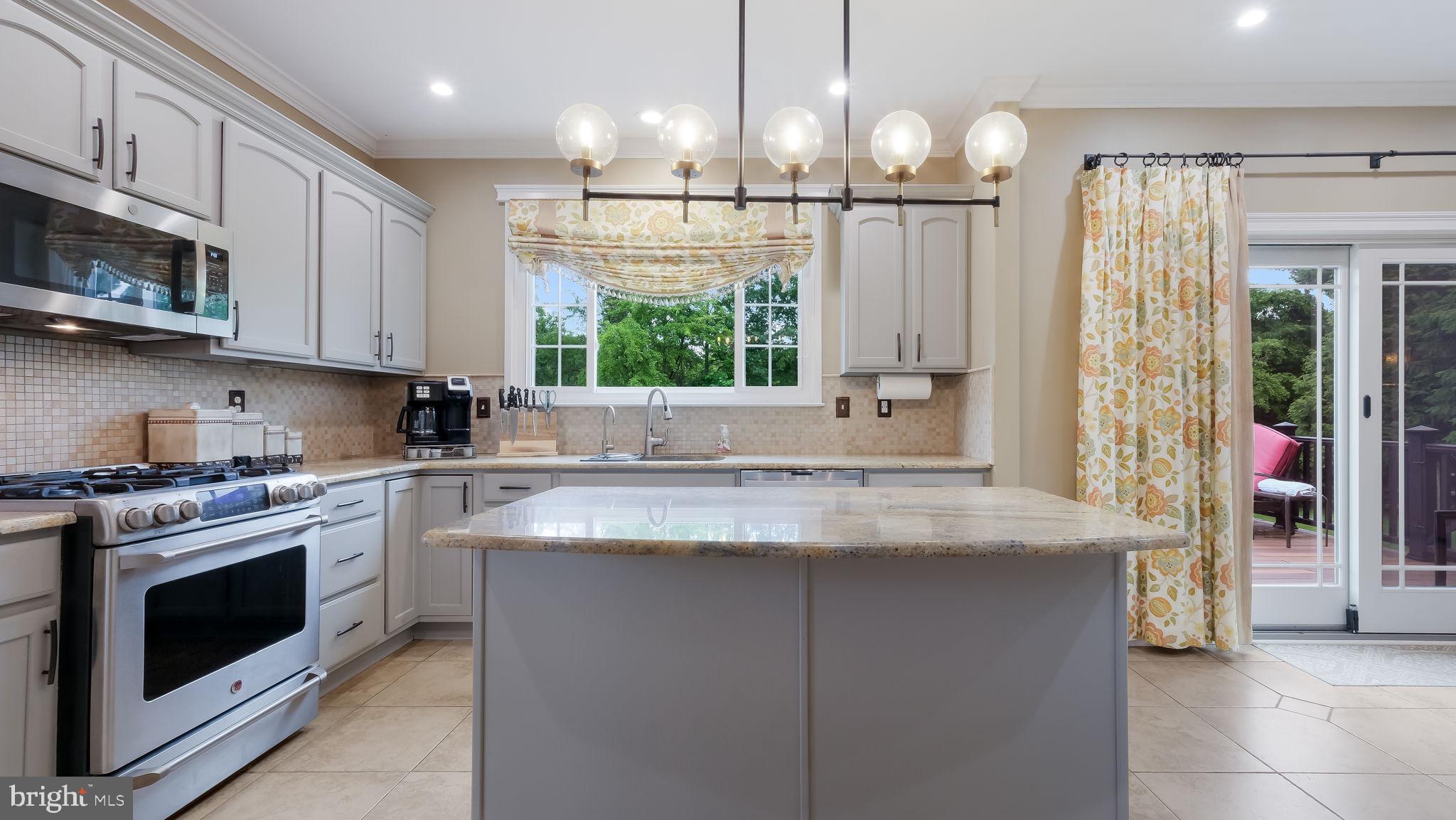 EQUESTRIAN COURT - Residential
