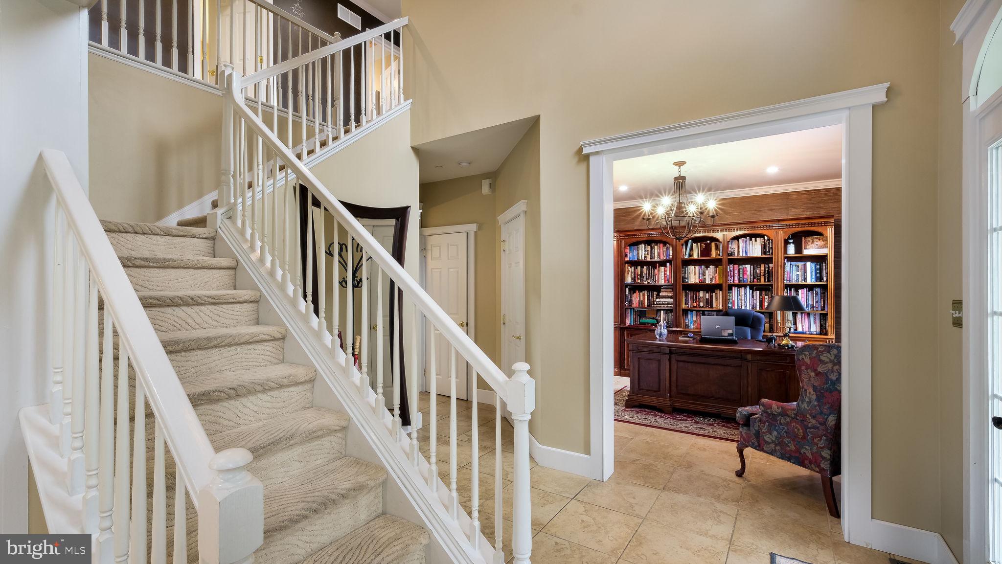 EQUESTRIAN COURT - Residential