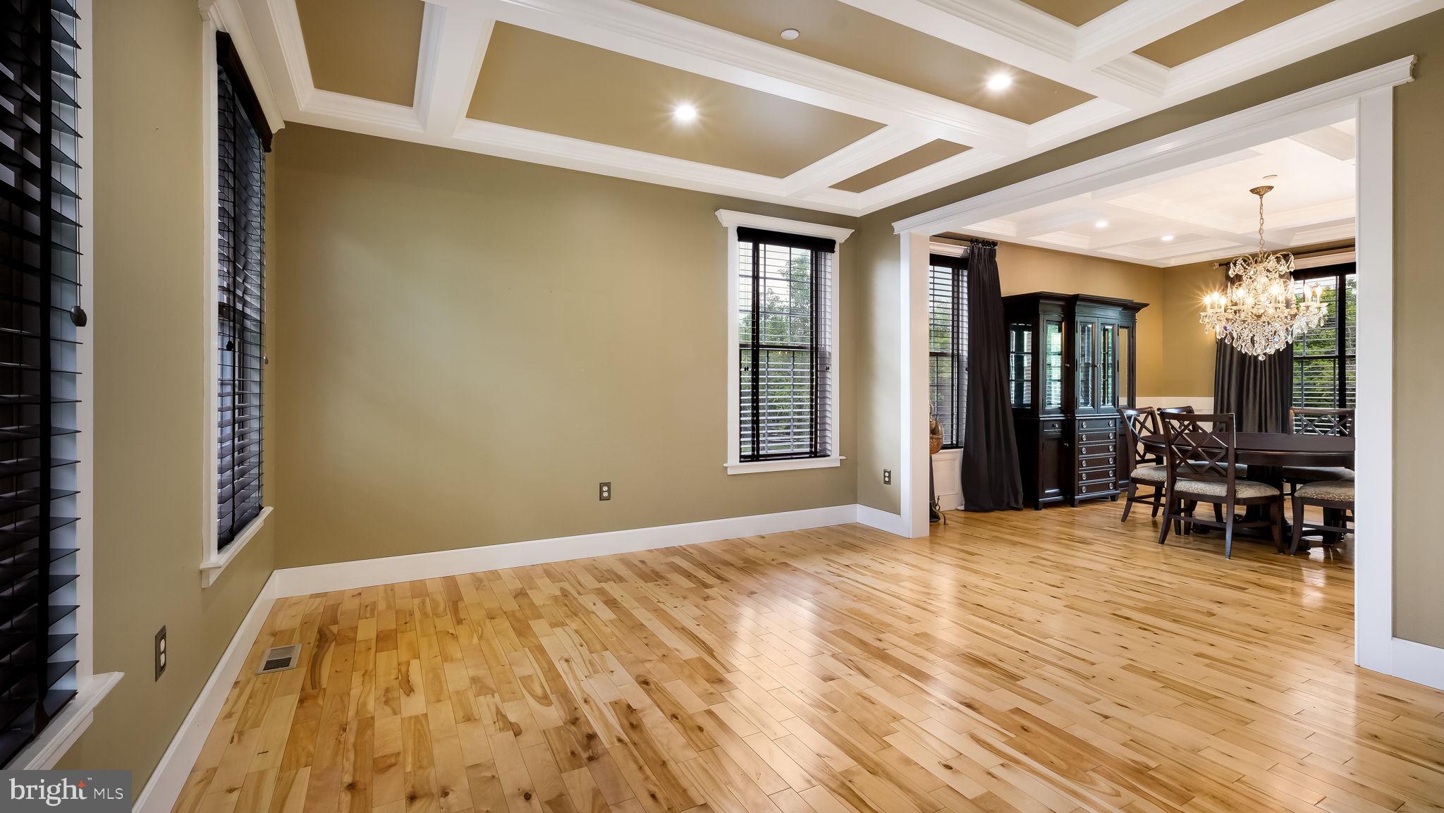 EQUESTRIAN COURT - Residential