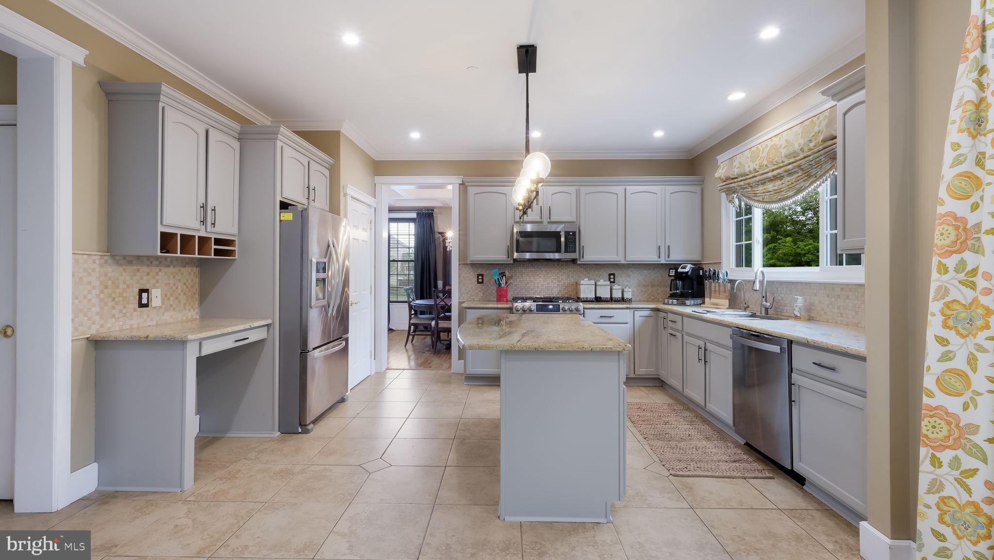 EQUESTRIAN COURT - Residential