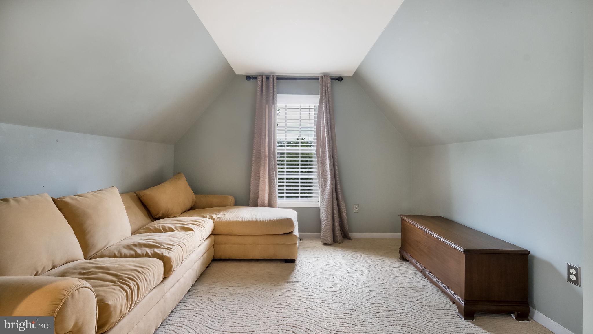 EQUESTRIAN COURT - Residential
