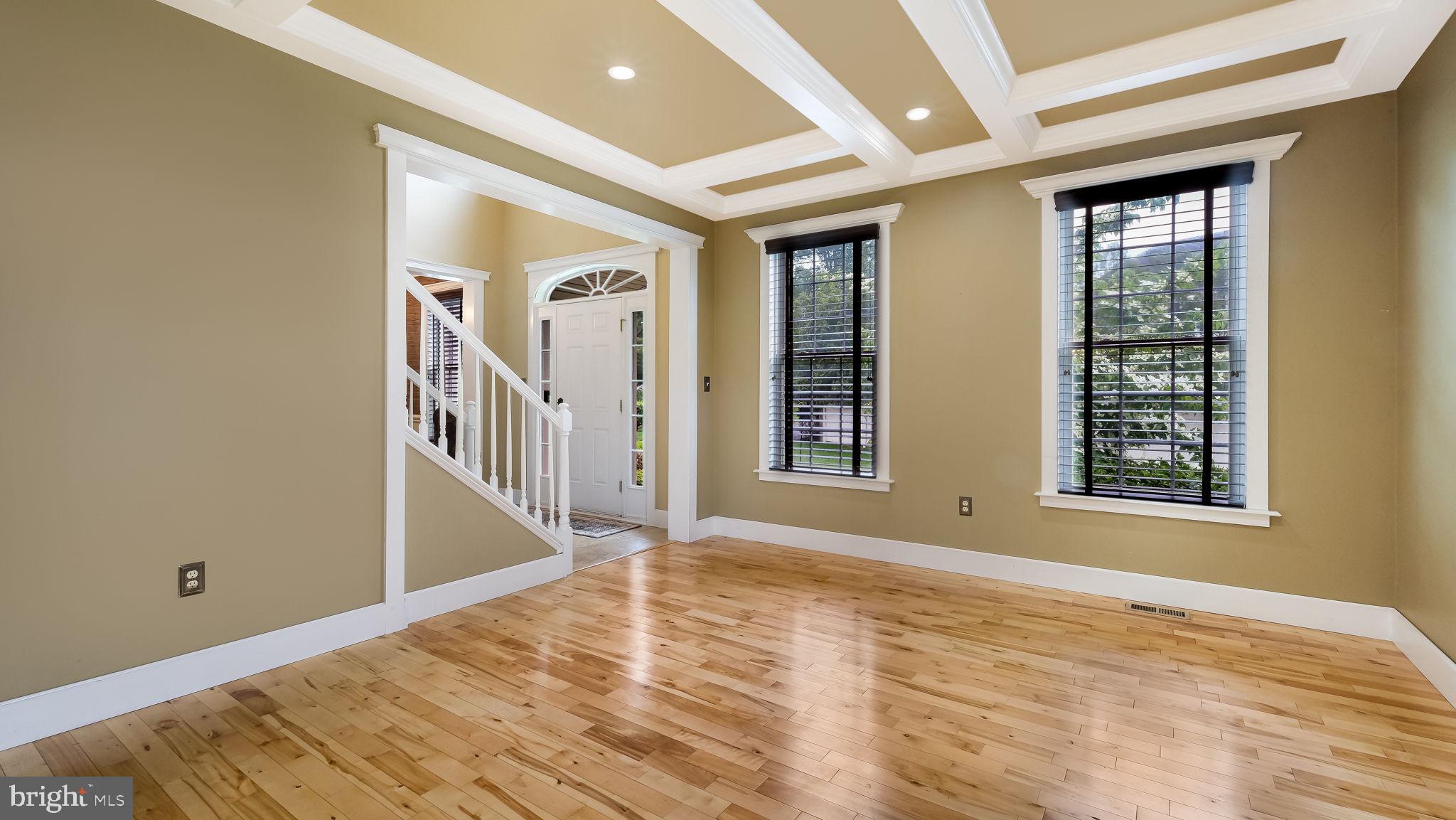 EQUESTRIAN COURT - Residential