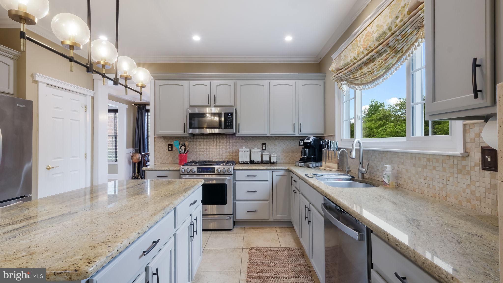 EQUESTRIAN COURT - Residential