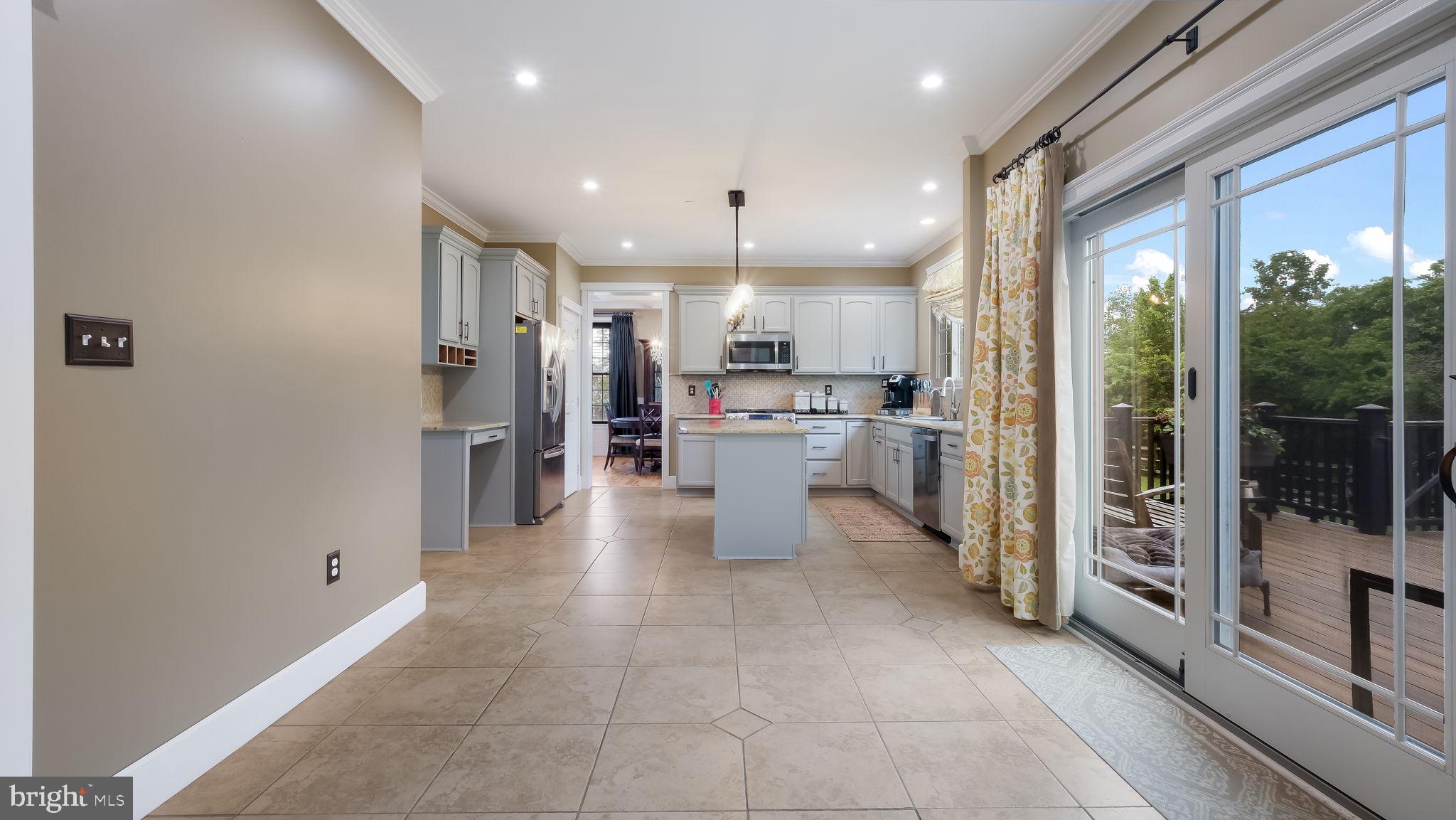 EQUESTRIAN COURT - Residential