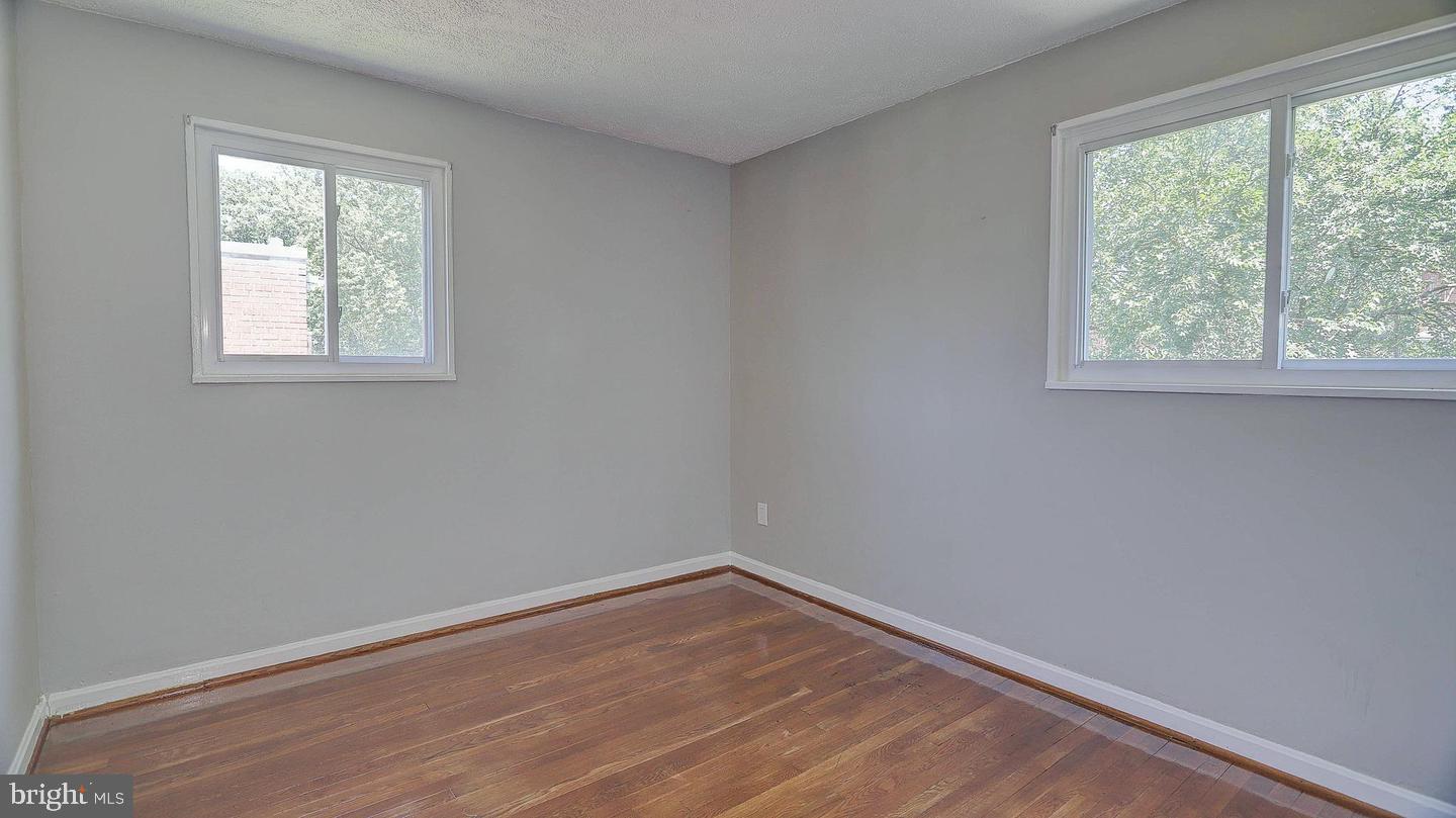 WOOD MANOR - Residential Lease