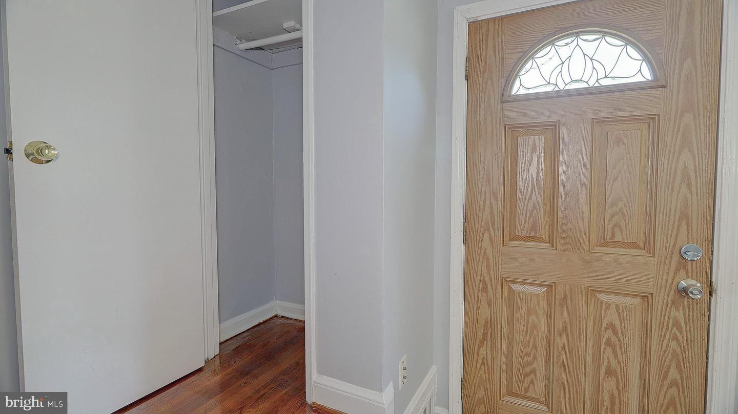 WOOD MANOR - Residential Lease