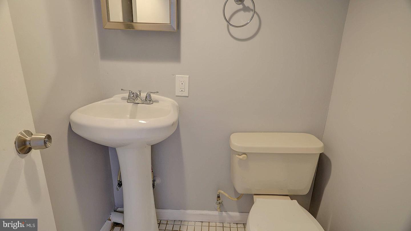 WOOD MANOR - Residential Lease