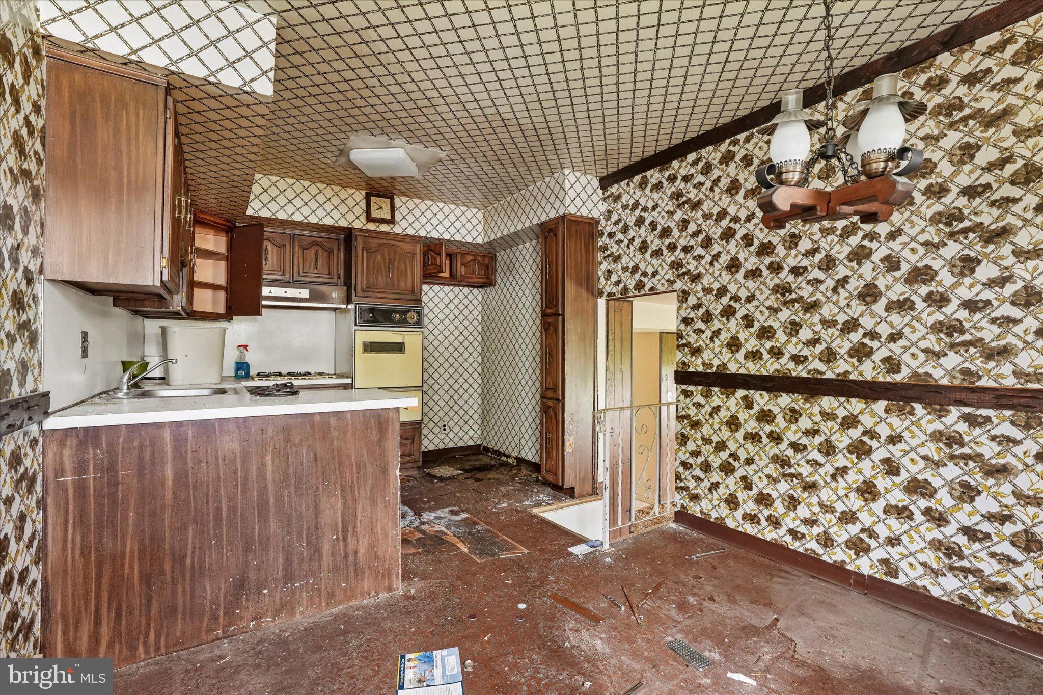 603 LARAMIE PLACE